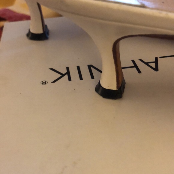 Manolo Blahnik White Leather Mules w/silver embroidery. - Picture 11 of 11